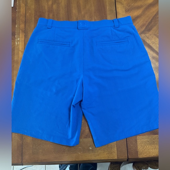 Men’s Golf Shorts - 38 - Picture 3 of 12